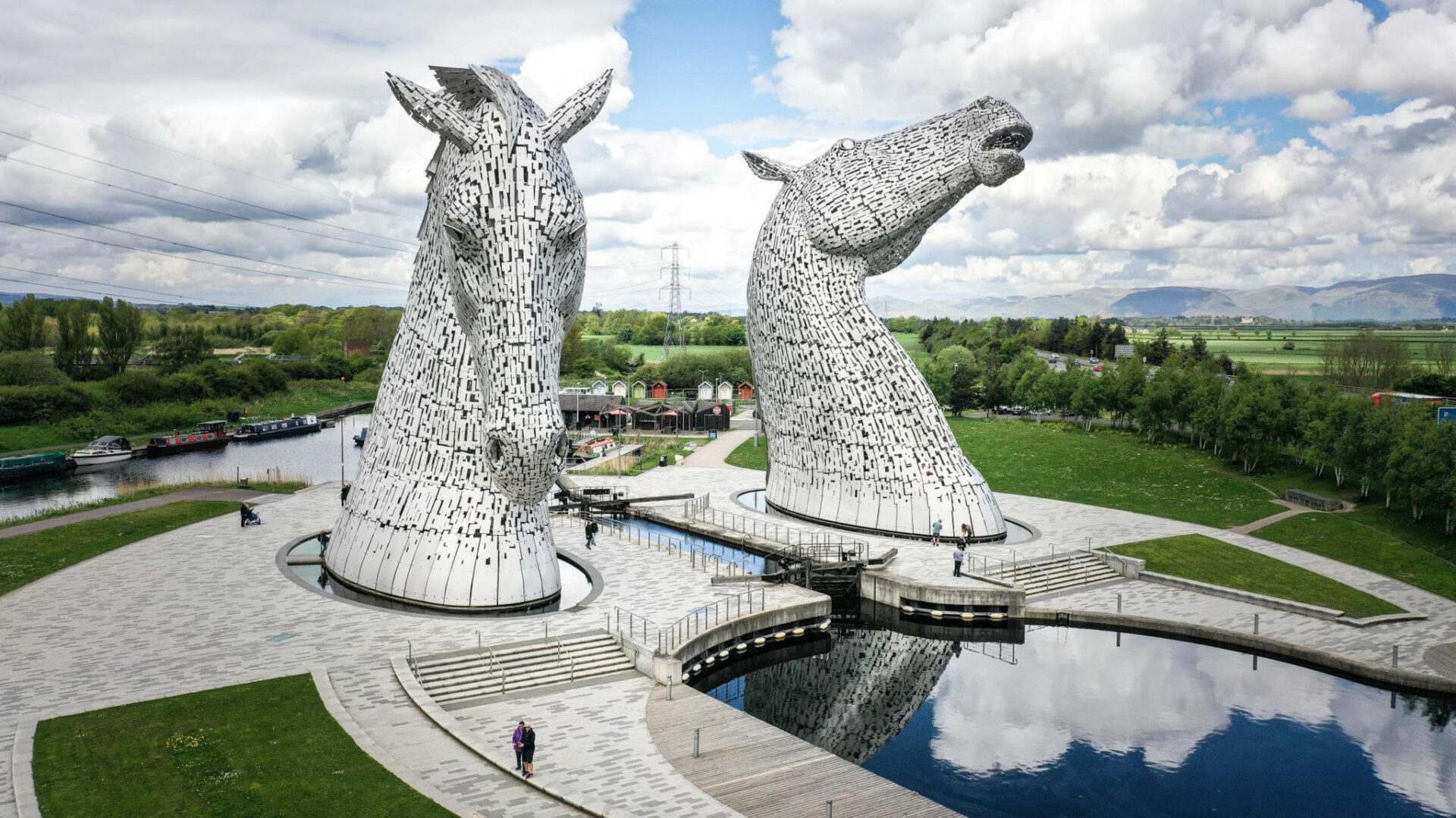 The Kelpies in Scotland used on the Ian Fraser painters and decorators across Scotland website.