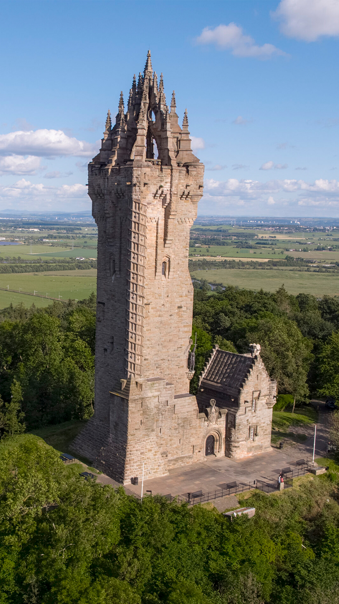 The Wallace Monument in Scotland used on the Ian Fraser painters and decorators across Scotland website.
